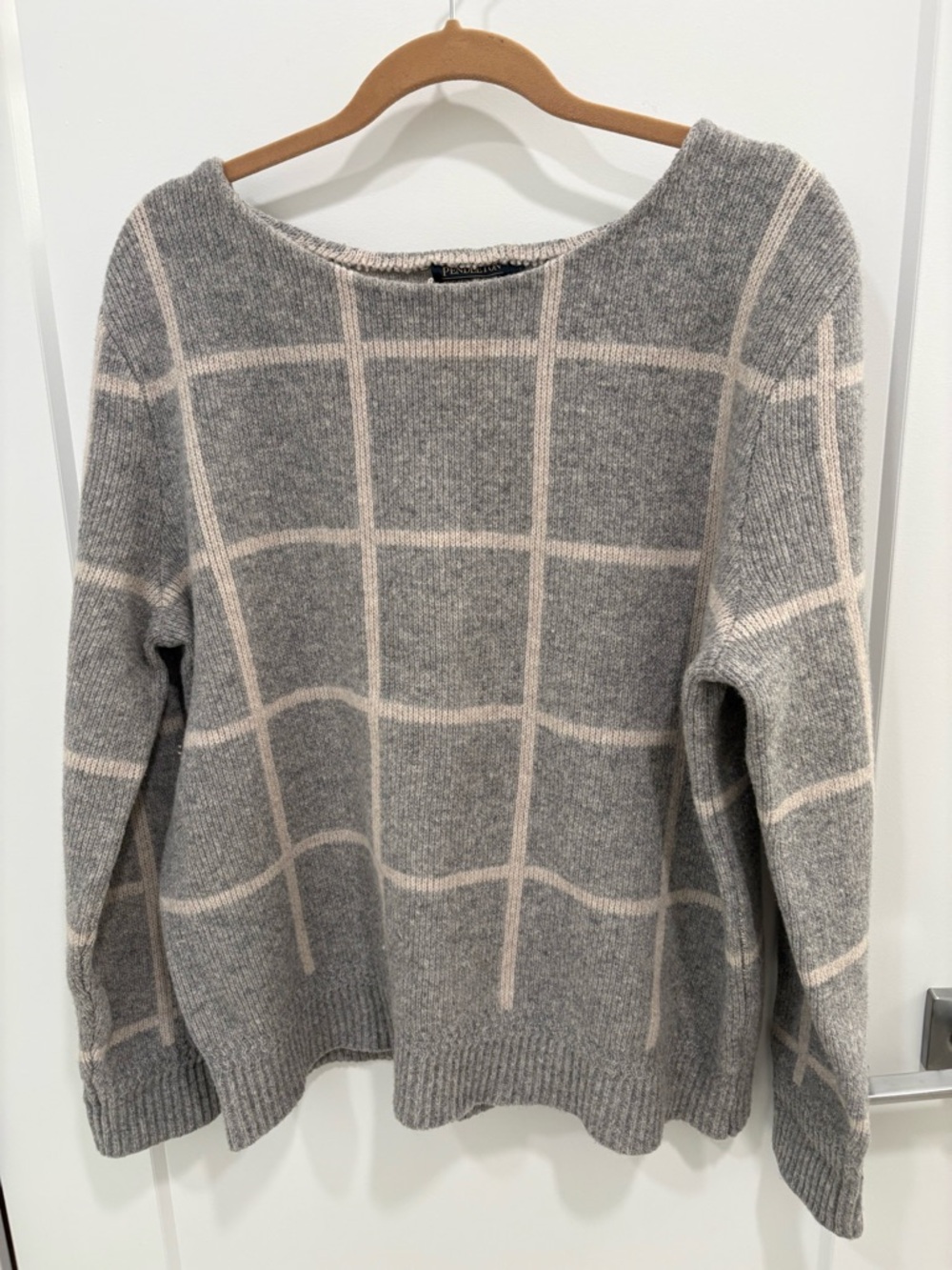 Pendleton 100% Lambswool Grey Cream Windowpane Knit Sweater Size L Men’s S/M